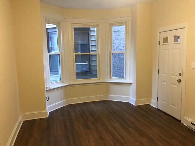 Foto del edificio - 4730 Hazel Ave