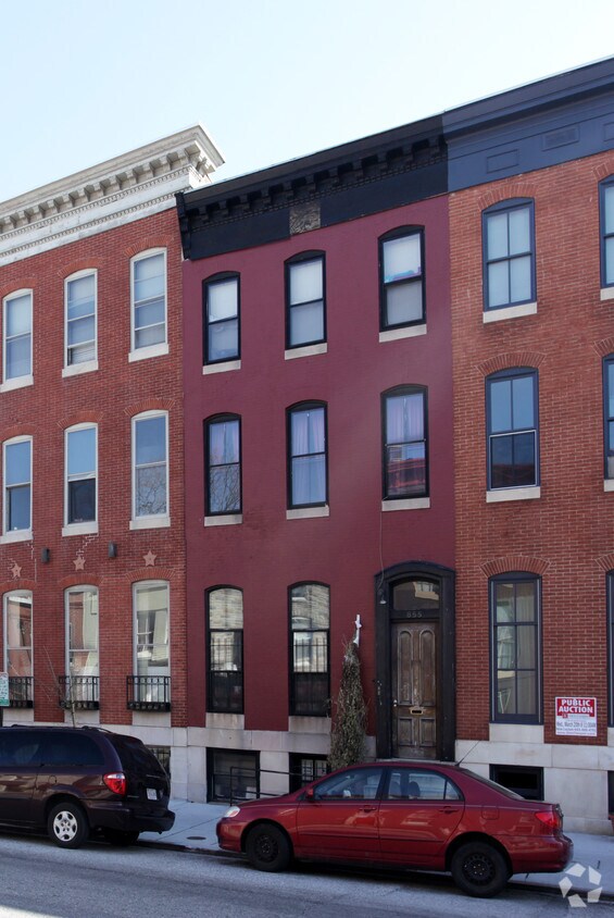 Building Photo - 855 Park Ave