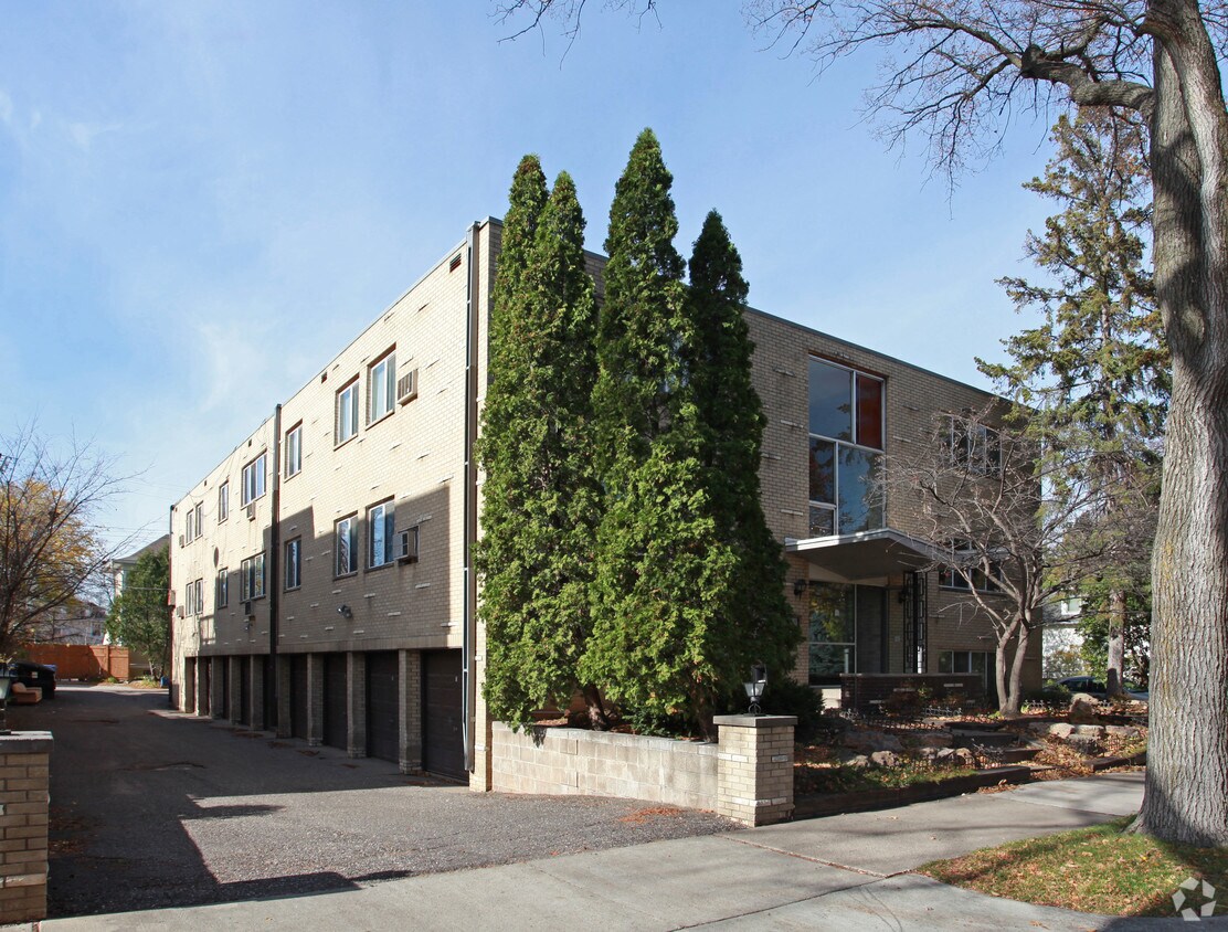 Primary Photo - 3300 Colfax Ave S