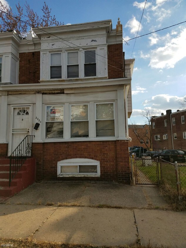 Primary Photo - 2820 Berkley St