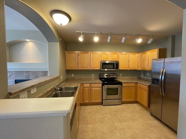 Building Photo - An Inviting Lifestyle!