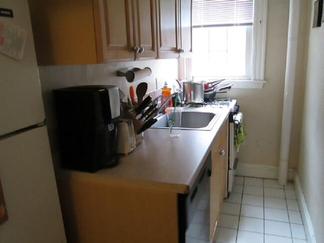 Photo - Beautiful 1 Bed 1 Bath Available NOW House