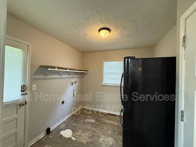 Foto del edificio - 1527 E Mcgee St