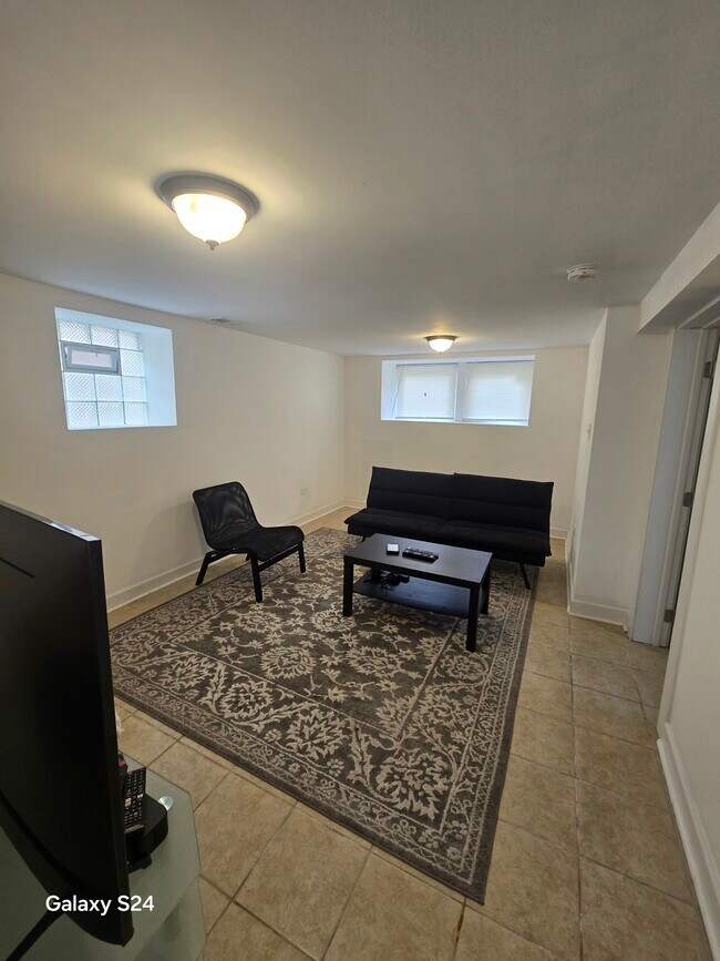 sala de estar - 5255 N Mobile Ave
