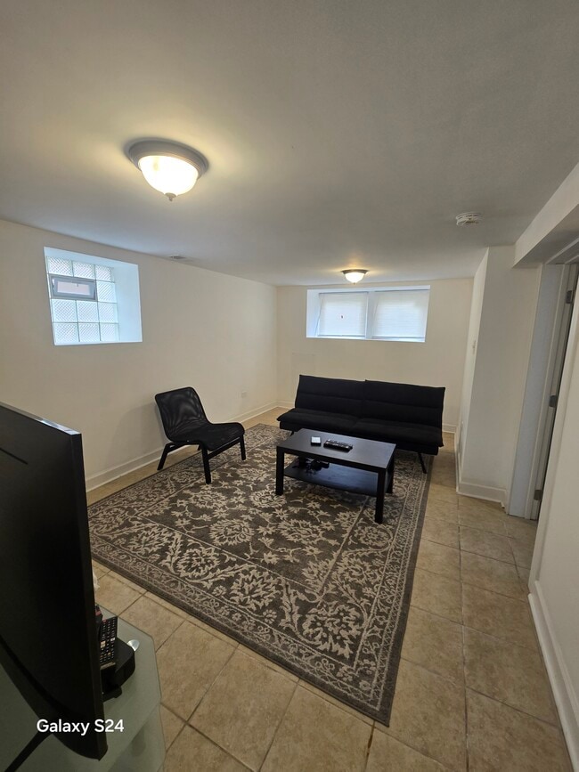 Building Photo - 5255 N Mobile Ave