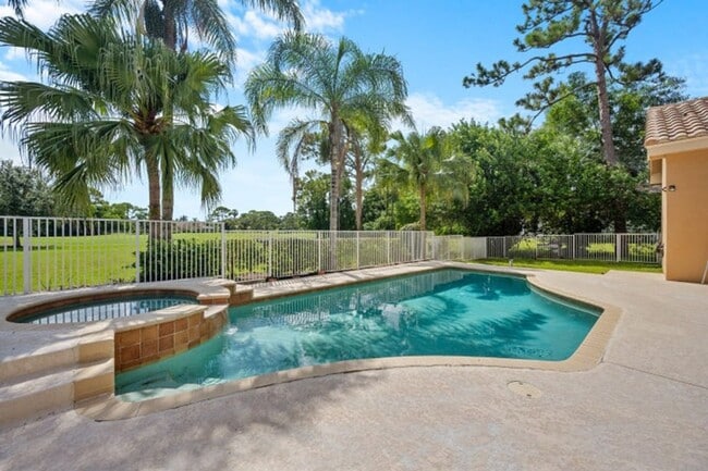 Foto del edificio - 8738 Marlamoor Ln