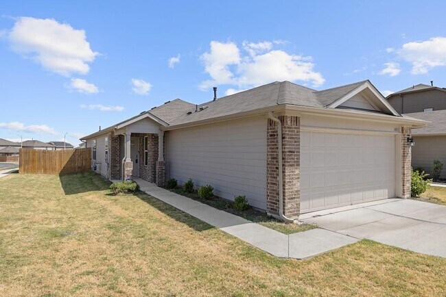 Foto del edificio - 14013 Heywood Dr