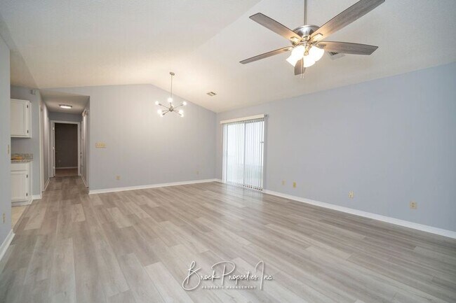 Foto del edificio - 3405 Riverside Dr