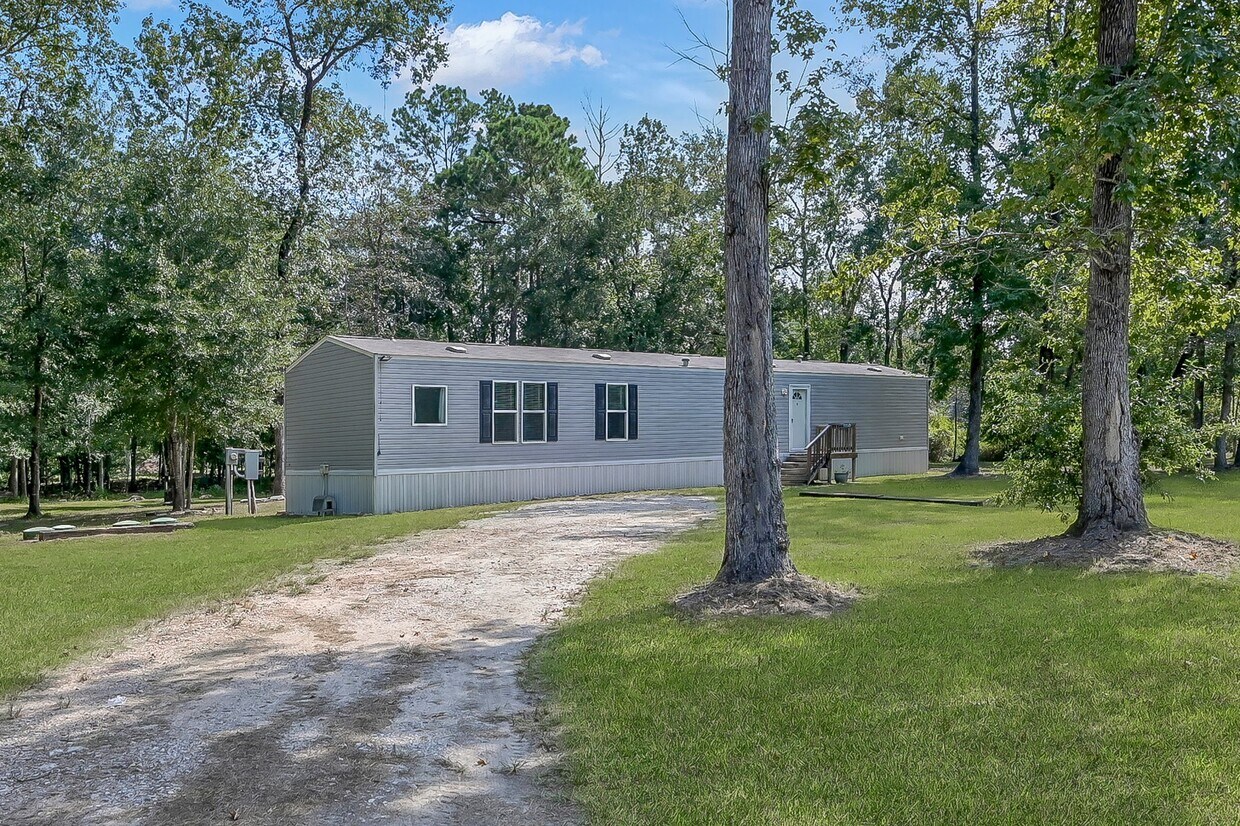 Foto principal - 13719 Tommy Smith Rd