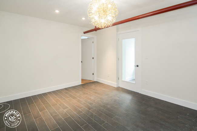 Foto del edificio - 573 E 22nd St