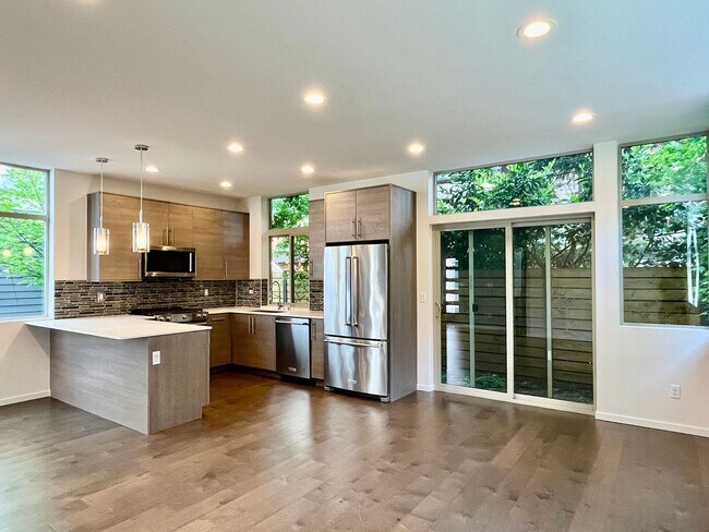 Foto del edificio - Charming Modern Stand-Alone Home in Ballar...