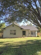 Building Photo - 611 Demere Street