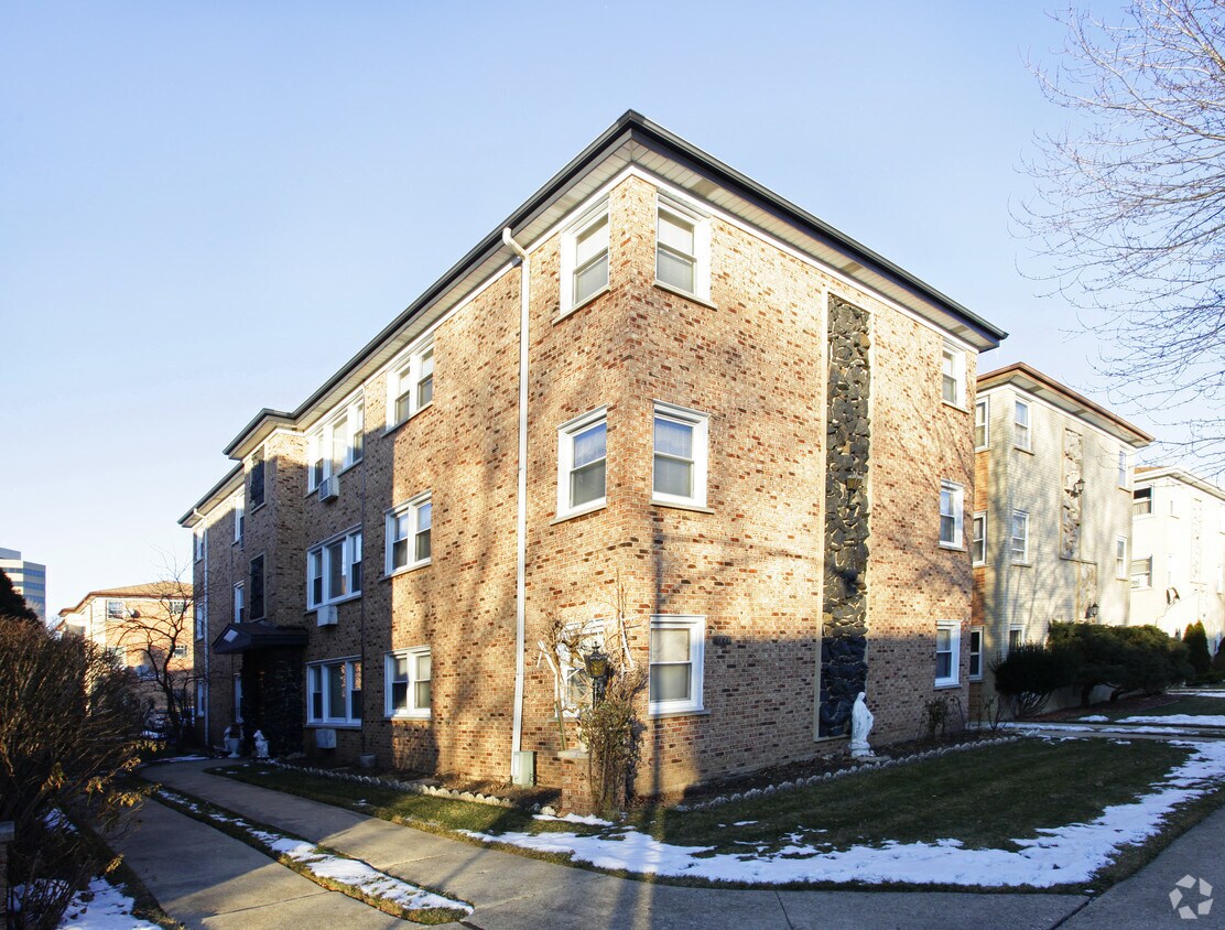 Primary Photo - 8444 W Gregory St