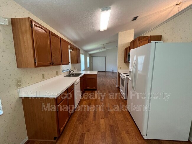 Building Photo - 6220 Raven Run
