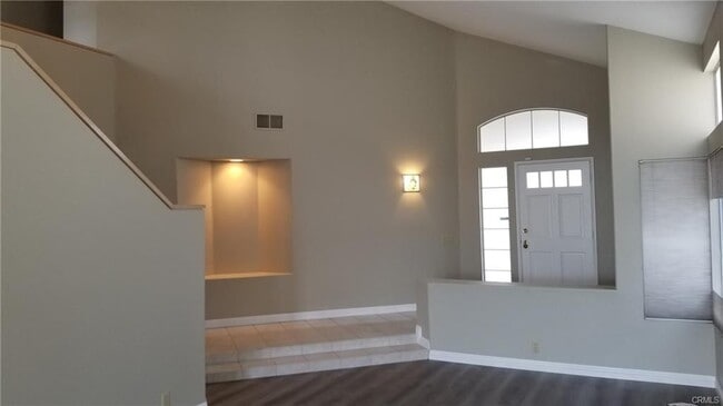 Building Photo - 424 Dylan Dr