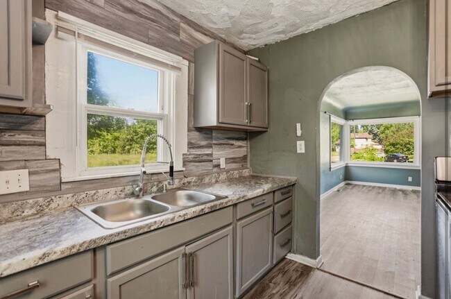 Foto del edificio - Charming 2 Bedroom Home Available Now!