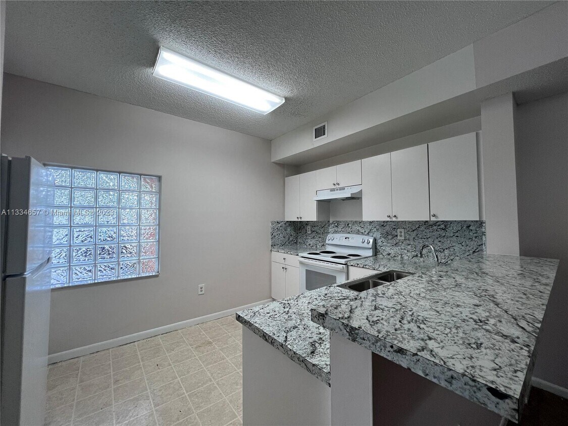 6952 SW 39th St Unit C103, Davie, FL 33314 Condo for Rent in Davie