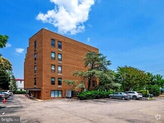 Building Photo - 316 Burnside St