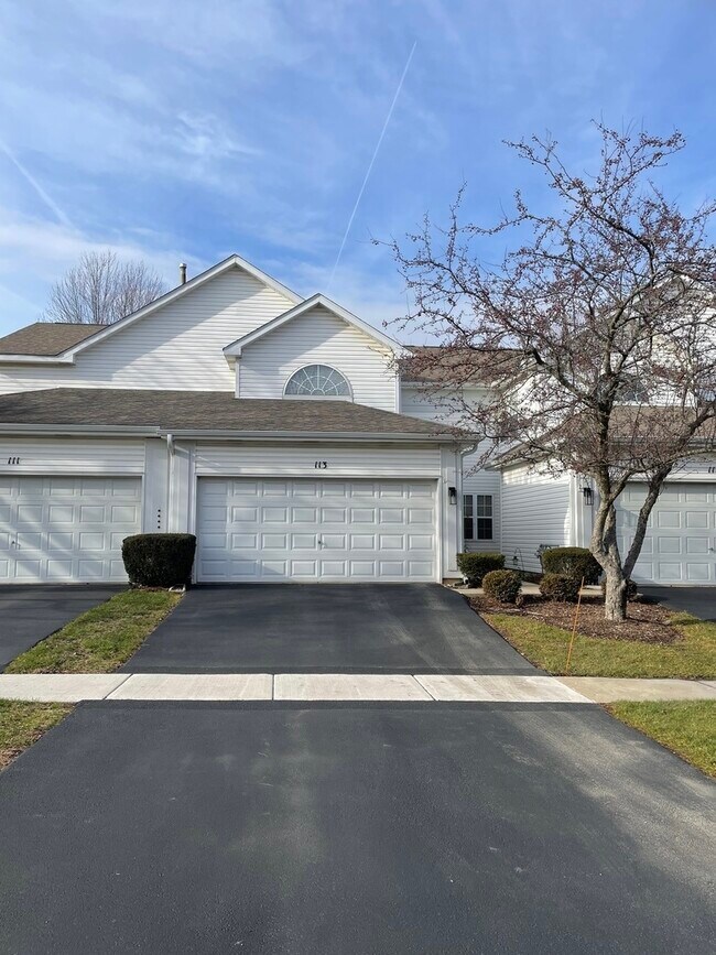113 N Barton Trail, Batavia, IL 60510 Townhome Rentals in Batavia IL