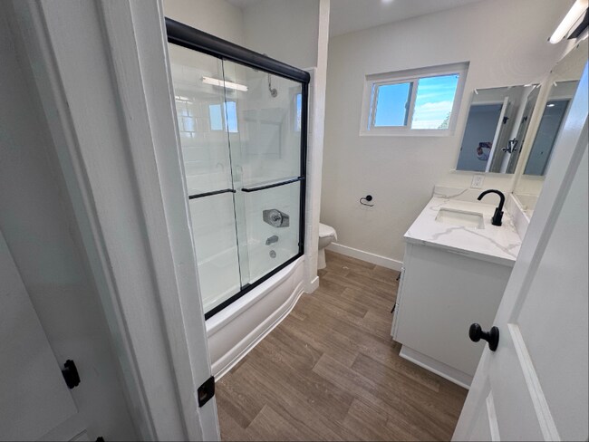 Building Photo - 8127 Stewart and Gray Rd