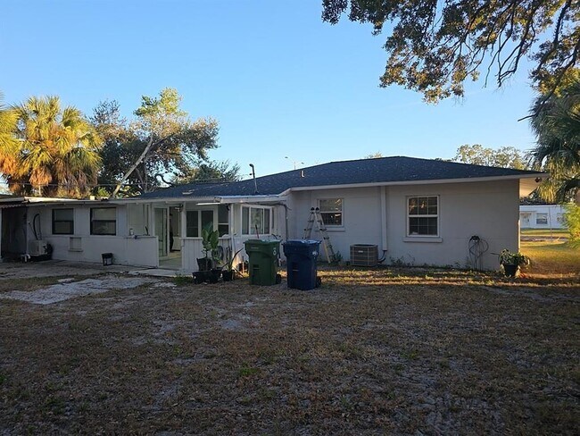 Foto del edificio - 4713 W El Prado Blvd