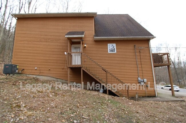 Building Photo - 616 Tuscarora Dr W