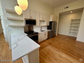 Building Photo - 1810 Sils Ave