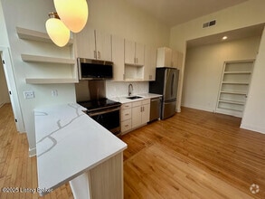 Building Photo - 1810 Sils Ave