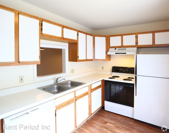 Building Photo - 2 br, 2.5 bath House - 3923 Eastgate Dr.