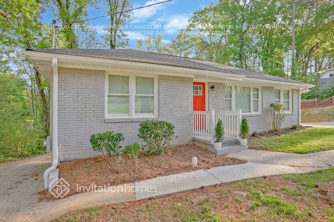 Building Photo - 2859 Monterey Dr