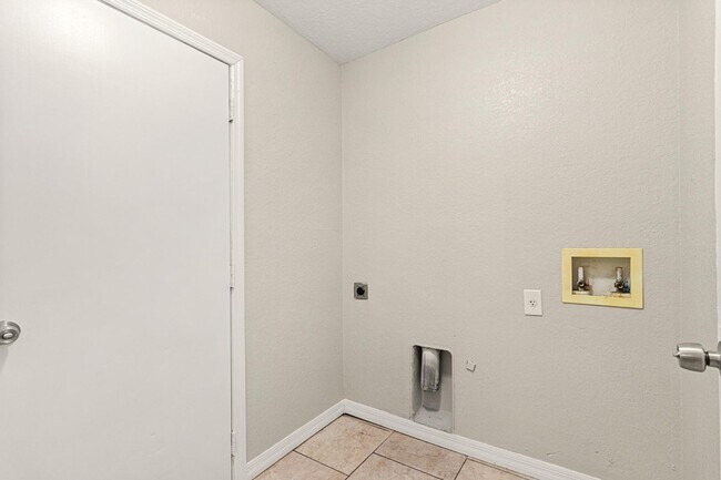 Foto del edificio - 3 Bedroom Home