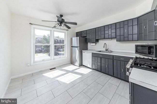 Foto del edificio - 1445 Boxwood Dr