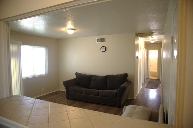 Foto del edificio - 45515 3rd St E