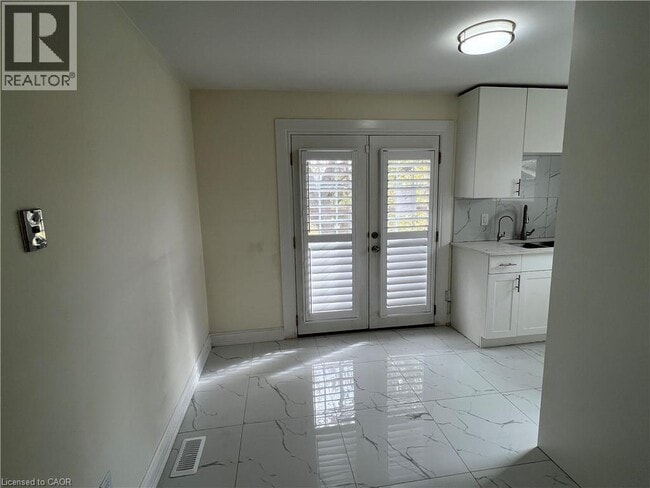 Photo du bâtiment - 1032 Mud St E