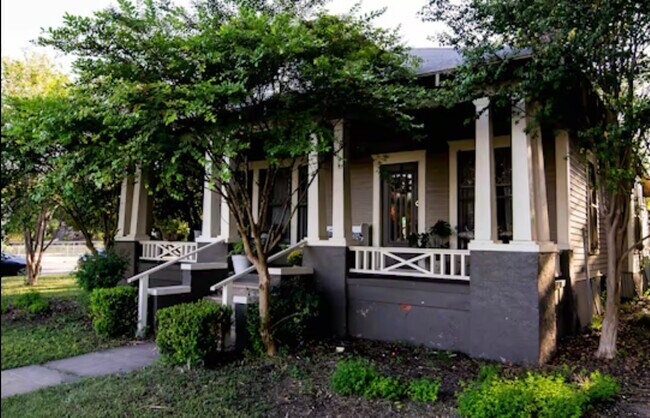 Foto del edificio - 102 N Main St