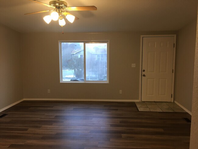 Building Photo - 14910 Red Delicious St