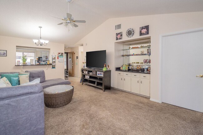 Foto del edificio - 925 Fenton Ln