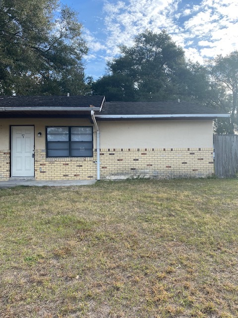 Building Photo - 2/2 in DeLand, close to 17-92, $1,400/month