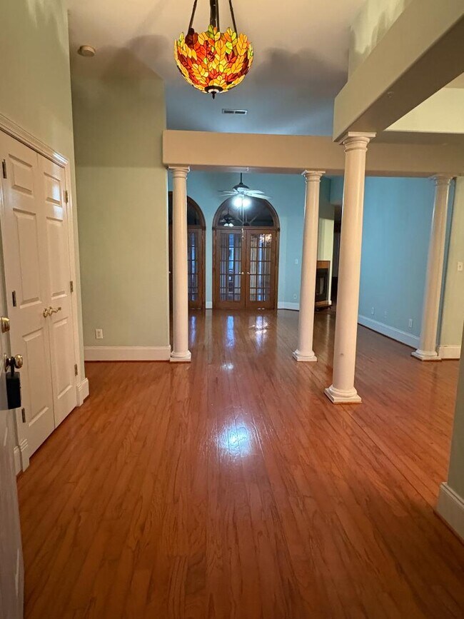 Foto del edificio - 533 Stonemason Dr