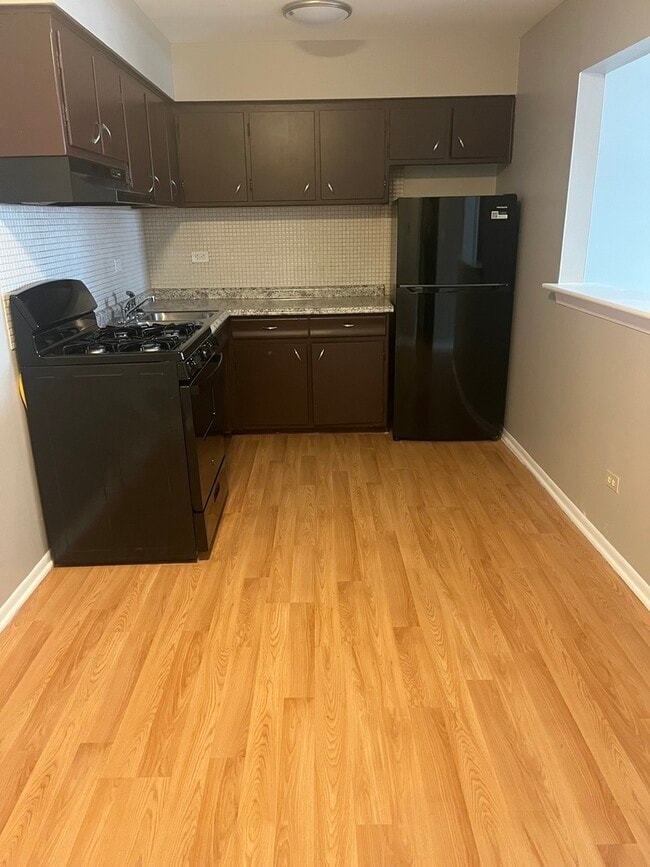 Foto del edificio - 8817 S Roberts Rd