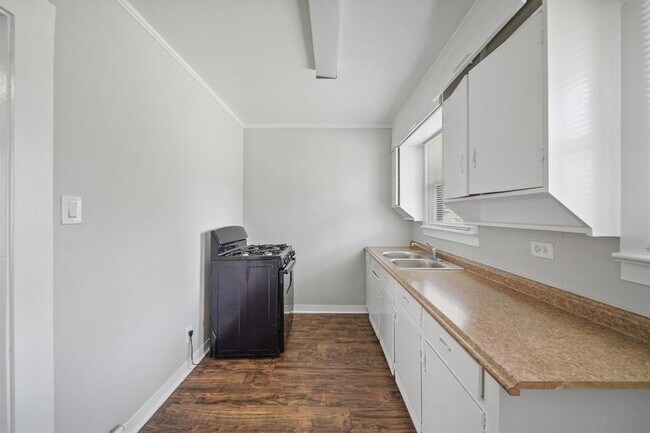 Foto del edificio - 8402 Brockton St