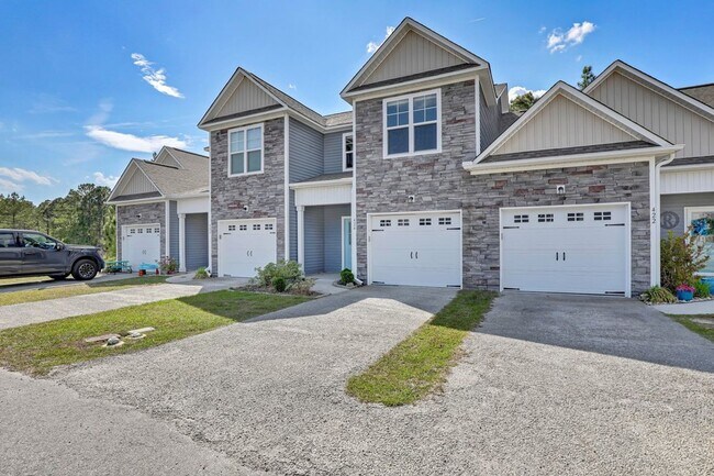 Foto del edificio - 424 Guppy Lp Rd