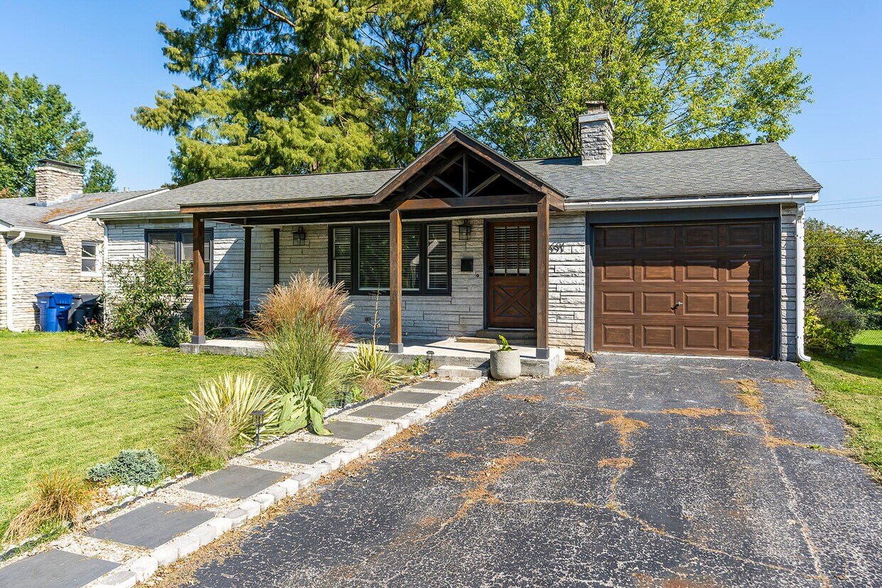 Primary Photo - 491 Stratford Dr