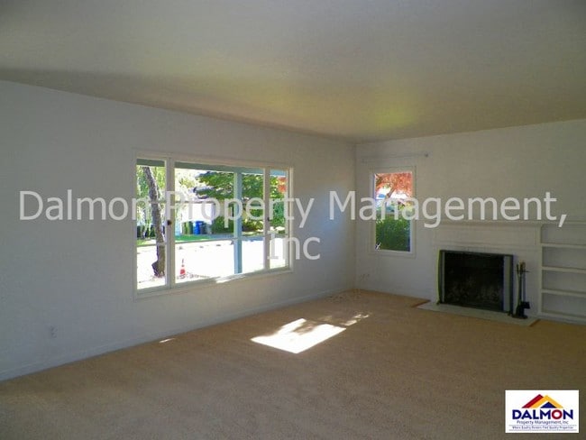 Building Photo - 1124 Mirabella Ave