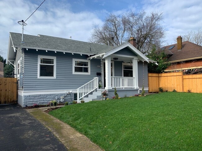 Building Photo - Completely Remodeled Cottage Style Home in...