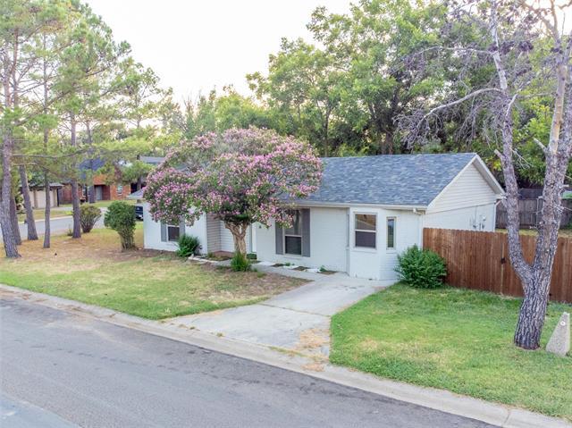 Foto del edificio - 1717 Meadow Oak Dr