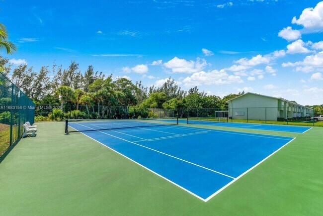 Foto del edificio - 9411 S Ocean Dr