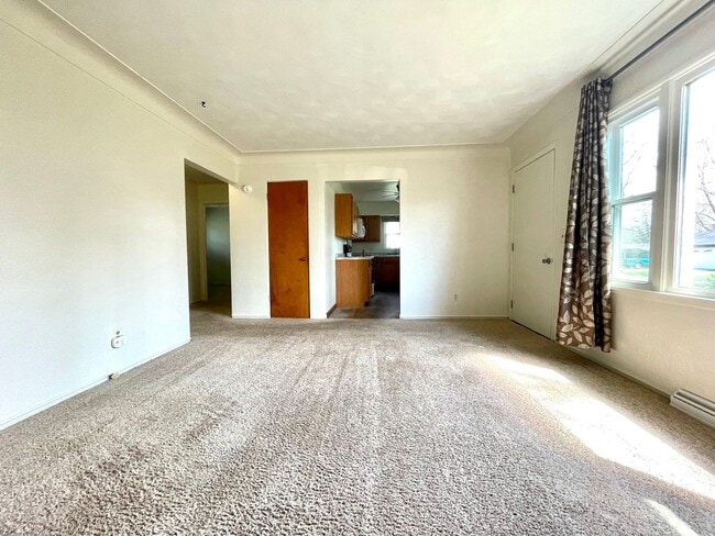 Building Photo - Two Bedroom Home in Portage