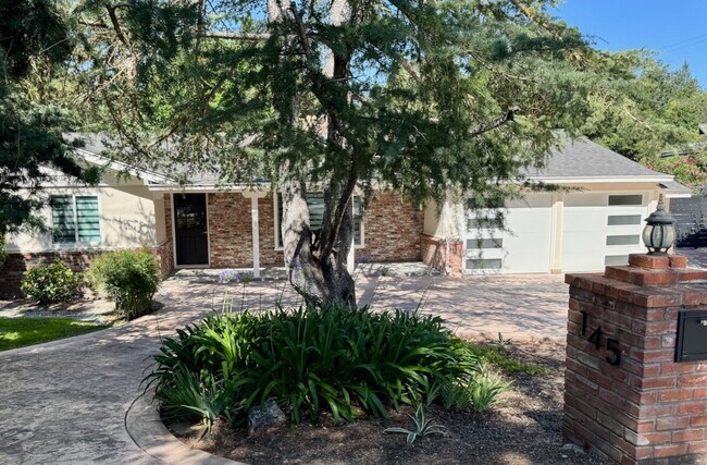 Foto del edificio - 145 Austin Ln