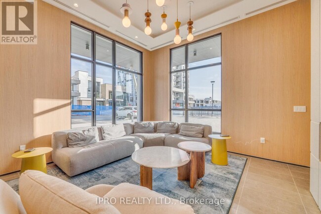 Photo du bâtiment - 770-770 Whitlock Ave